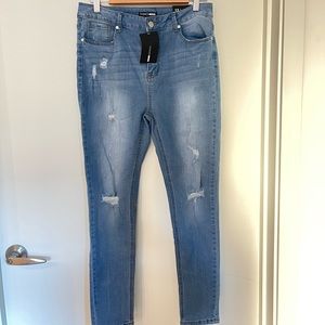 🆕 FN Distressed Stretch Jeans